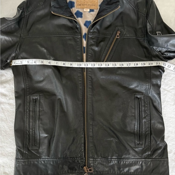 Luxurious Hugo Boss Black real leather jacket. - Picture 4 of 16
